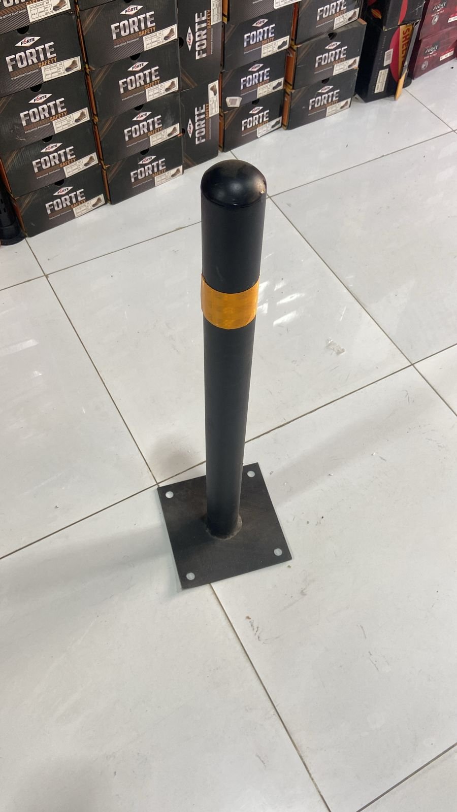 عمود حديد مقاس 1 متر لتحديد الموقف عمود حديد مقاس 1 متر لتحديد الموقف